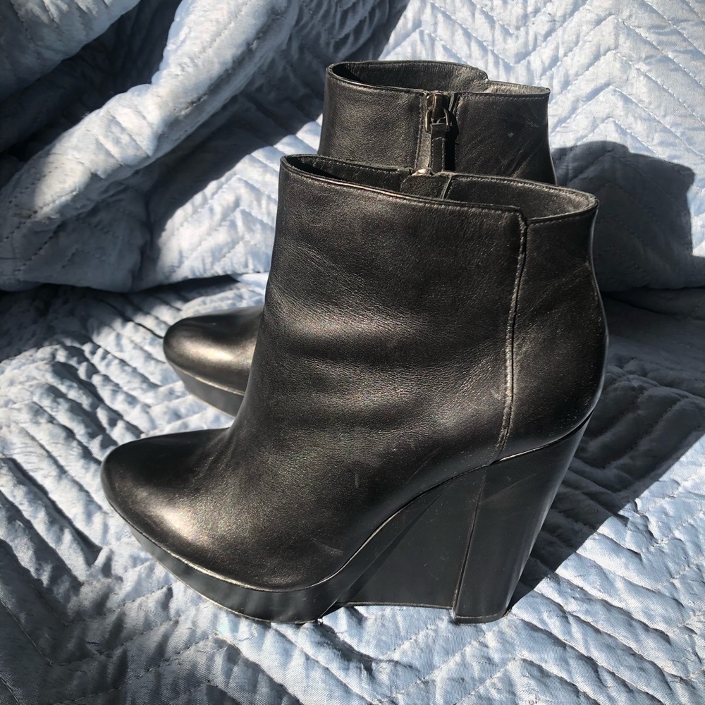 Theory platform booties size 10 - Picture 2 of 6